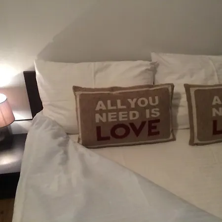 Julius Guest house *
